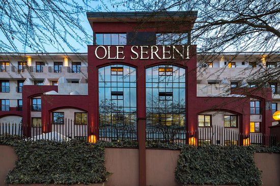 Where is Ole-Sereni Hotel