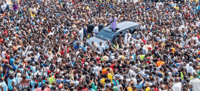 "Mimi Siko Soko" Aisha Jumwa Says She's Still With Ruto. Ruto addresses Watamu residents in Kilifi County. Picture/Courtesy